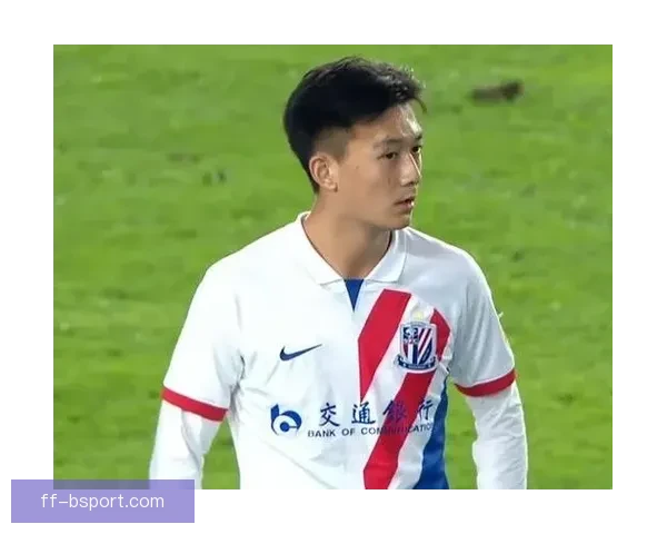 蒋圣龙客串中锋精彩表现助球队逆转胜利引关注